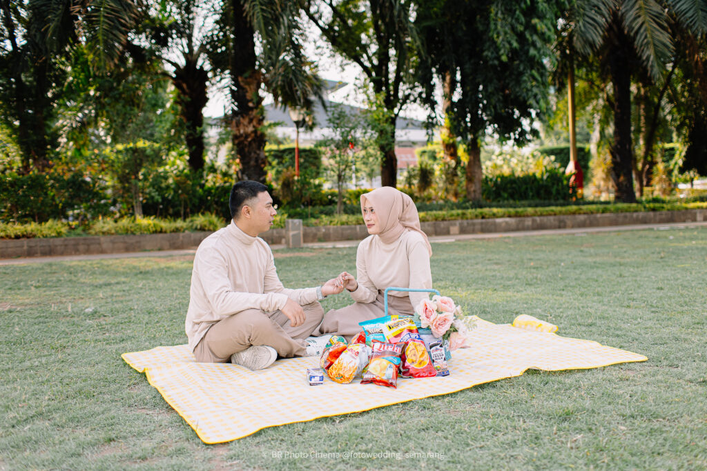 Foto Prewedding di Simpang Lima 
