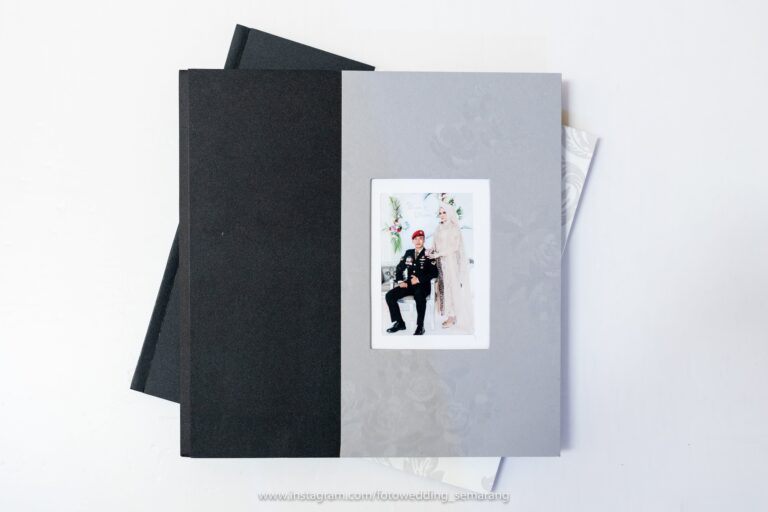 Album Foto Pernikahan