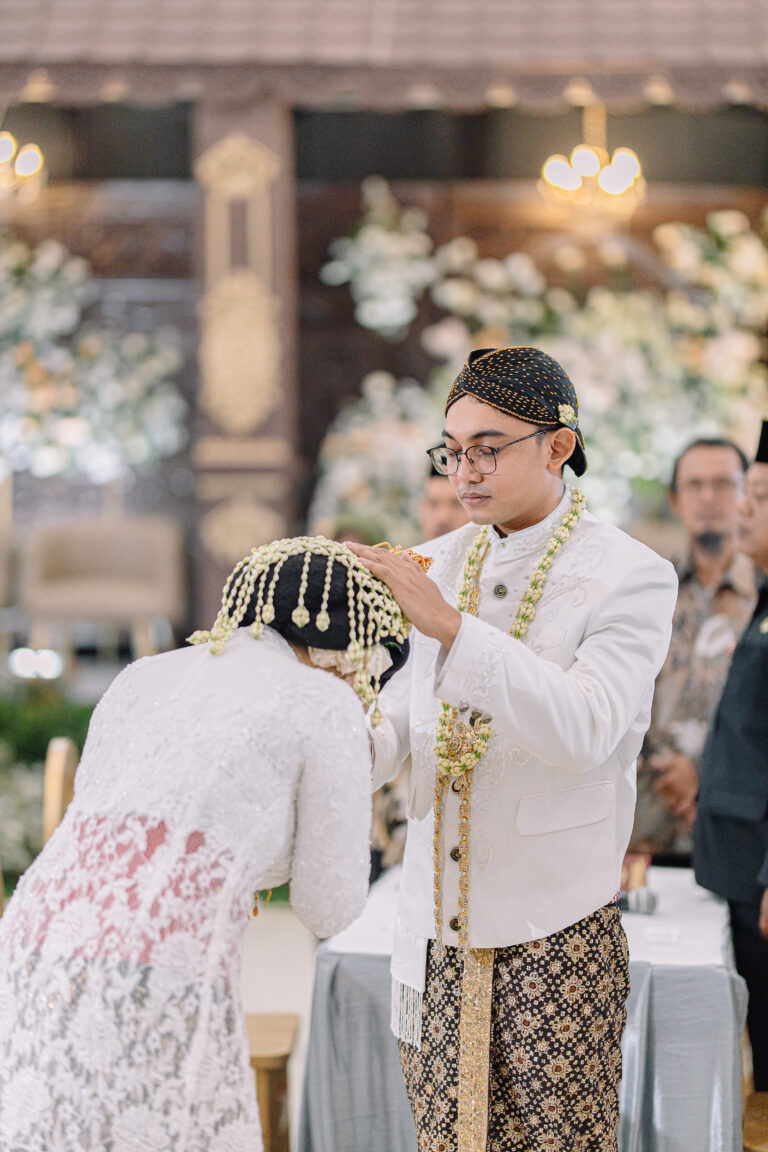 Paket Foto Wedding di Gedung Dewa Ruci Amni Semarang