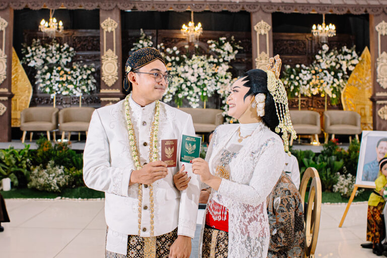 Paket Foto Wedding di Gedung Dewa Ruci Amni Semarang