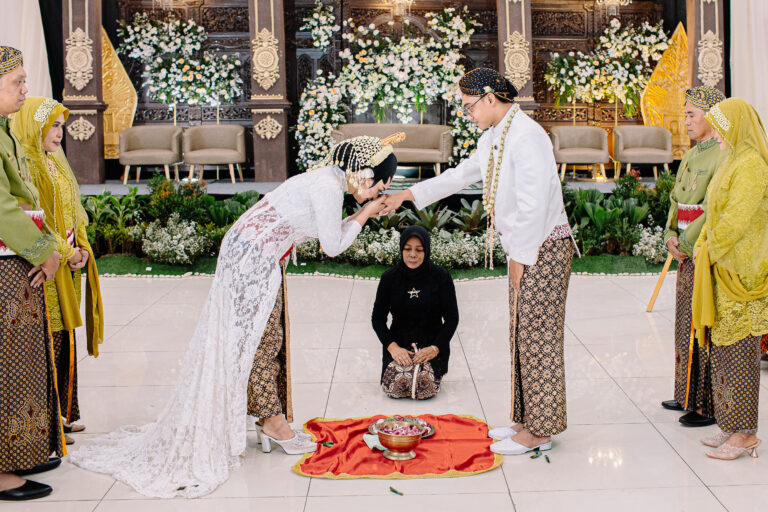 Paket Foto Wedding di Gedung Dewa Ruci Amni Semarang