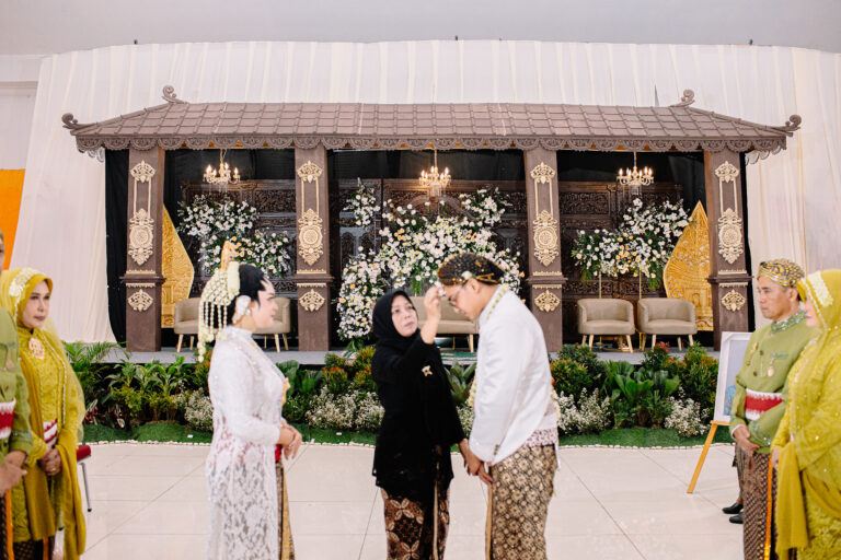 Paket Foto Wedding di Gedung Dewa Ruci Amni Semarang