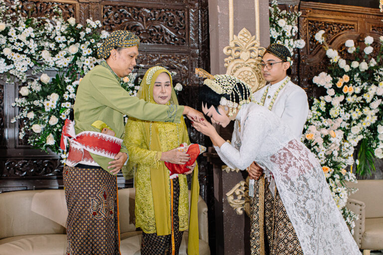 Paket Foto Wedding di Gedung Dewa Ruci Amni Semarang