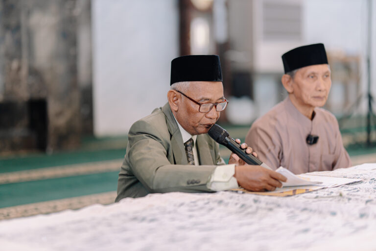 Paket Foto Prewedding Masjid Baiturahman Simpang 5