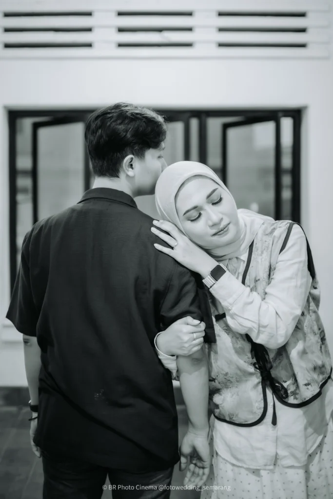 Foto Prewedding Cafe di Semarang