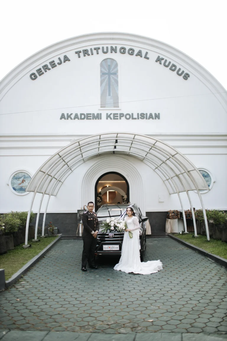Foto Wedding di Gereja Tritunggal Kompleks AKPOL
