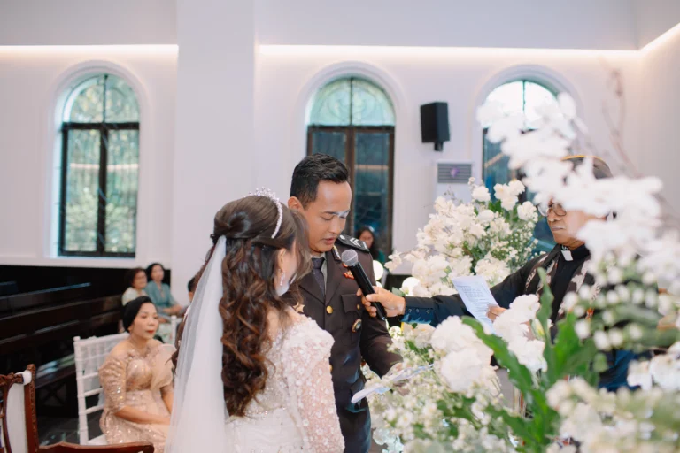Foto Wedding di Gereja Tritunggal Kompleks AKPOL